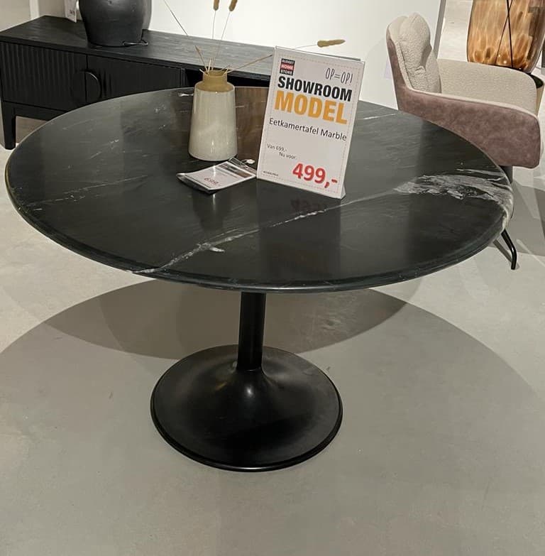 Showroommodel eettafel Marble