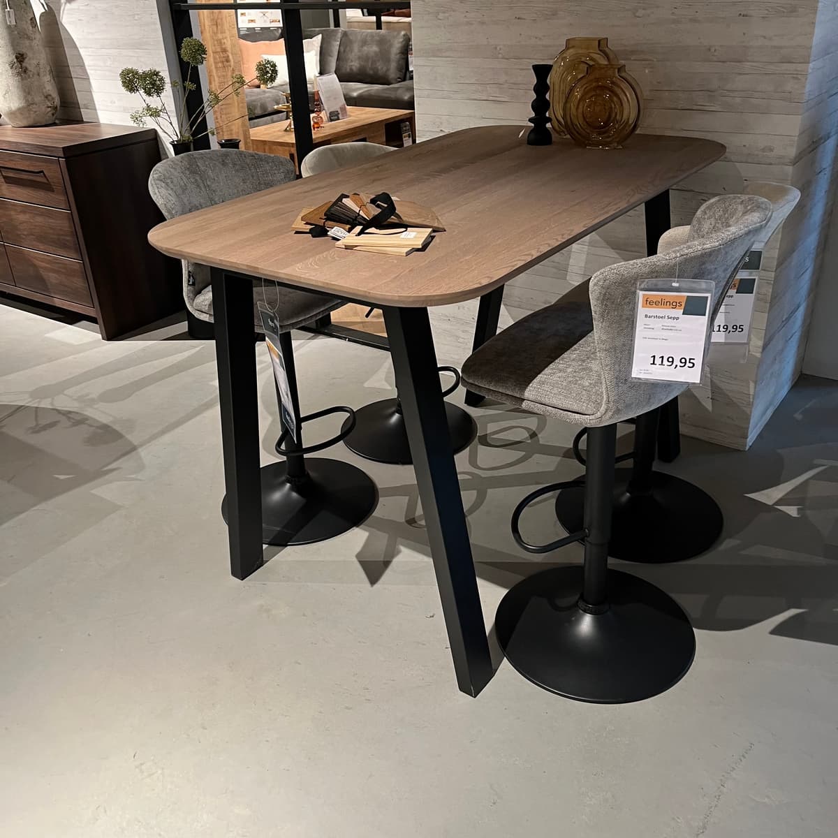 Showroommodel Bartafel Riga - 2