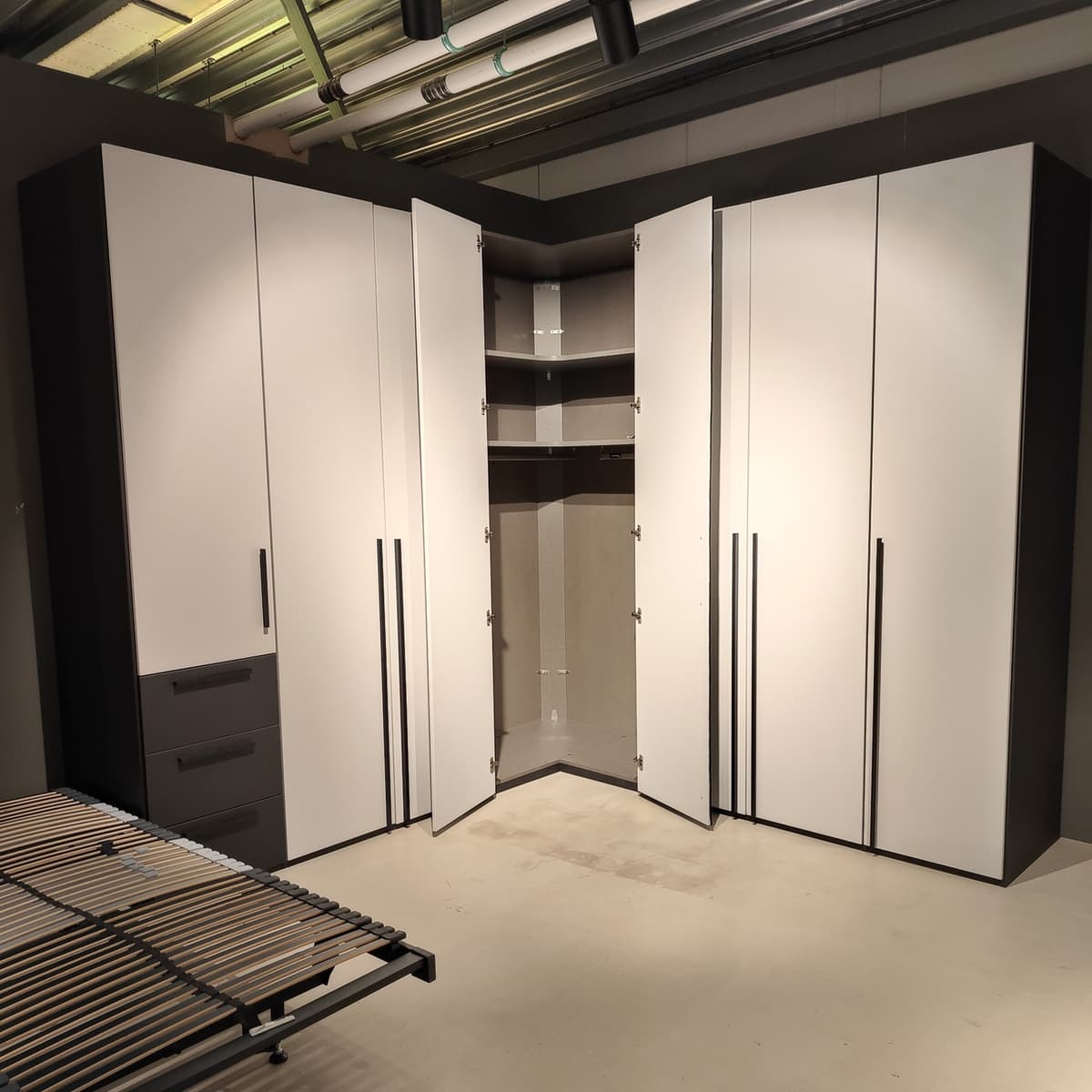 Showroommodel Nolte 6-deurs hoekkast - 2