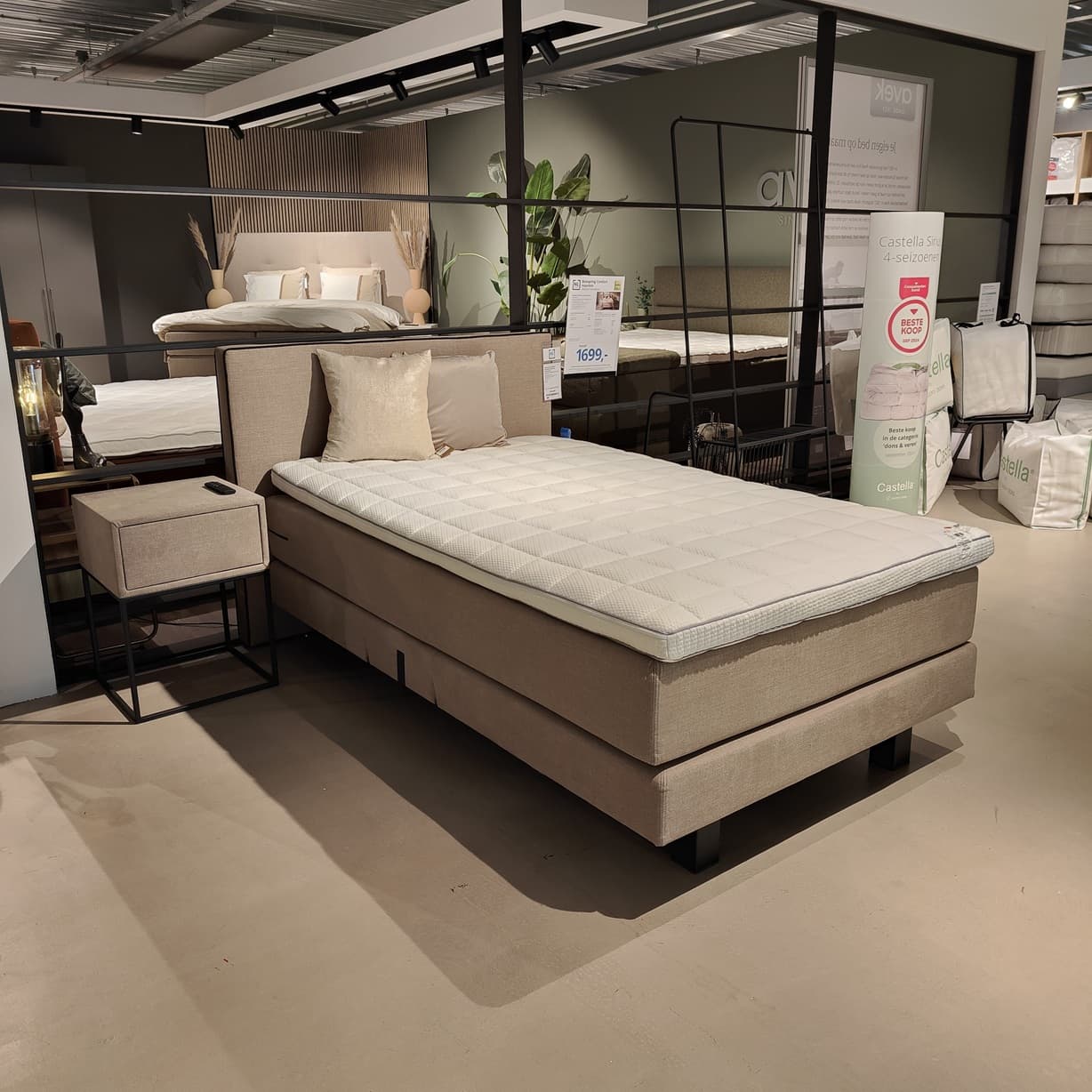 Showroommodel Boxspring Comfort Haarlem Elektrisch verstelbaar 120 x 200 + Nachtkastje